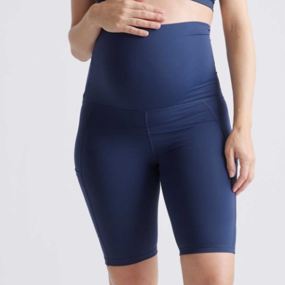 Maternity biker shorts